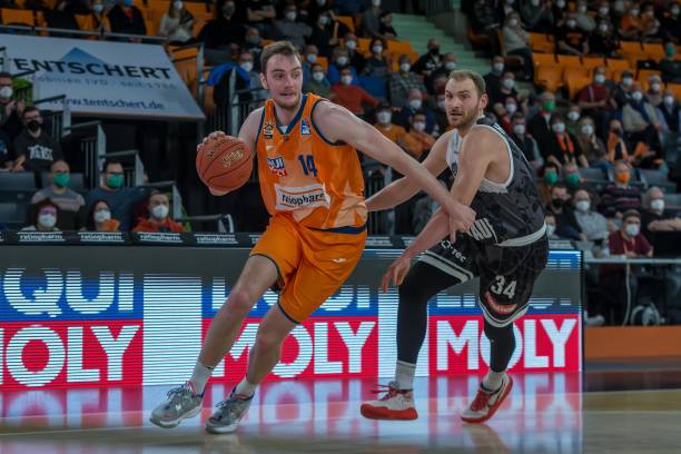 球特点是速 球特点是速